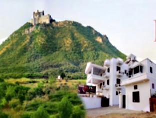 Hotel Devi Palace Удайпур Екстериор снимка